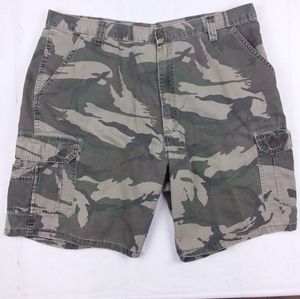 Wrangler Cargo Shorts 9.5" Inseam Green Camouflage